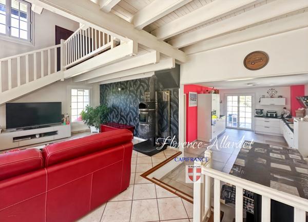 Saint-Jeoire-Prieuré – DOMAINE DE CARACTÈRE AVEC PISCINE ET DÉPENDANCES (73)