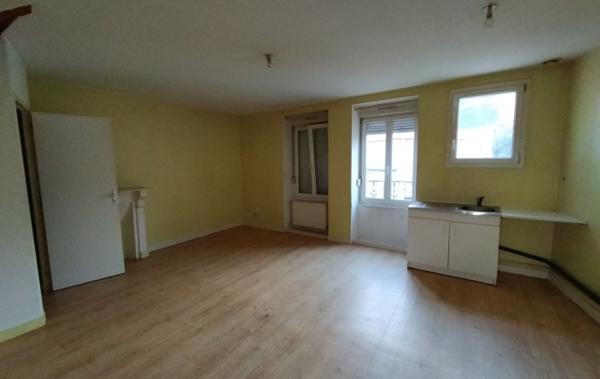 Vente Maison de ville ref.7218 et appartement à rafraîchir Villaines-la-juhel   