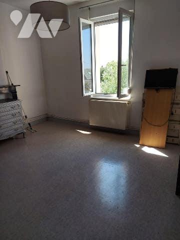 Une maison à usage d'habitation