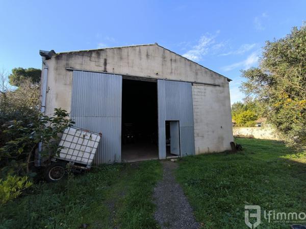 Villa de 107 m2, avec terrain de 964 m2, et Hangar de 120m2