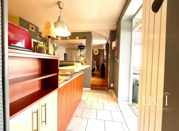 APPARTEMENT 4 CHAMBRES D' AVRILLE
