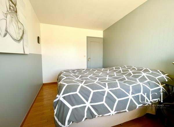 APPARTEMENT 4 CHAMBRES D' AVRILLE
