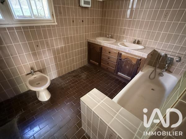 Maison à vendre 10 pièces 330 m² Le Pradet