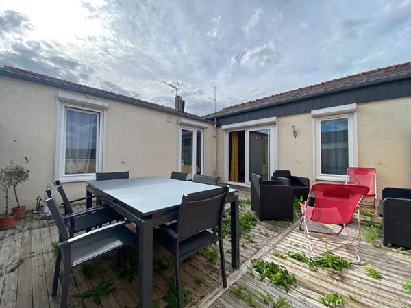 A VENDRE //MAISON PLAIN PIED 2 CHAMBRES// TRELIVAN //PROCHE TOUS COMMERCES
