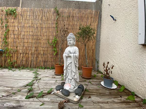 A VENDRE //MAISON PLAIN PIED 2 CHAMBRES// TRELIVAN //PROCHE TOUS COMMERCES