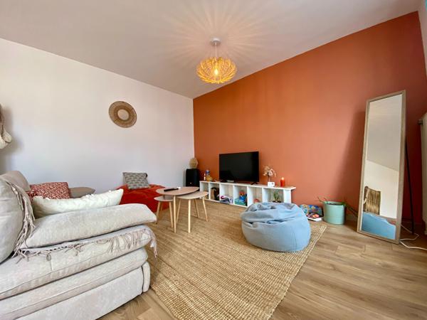 A VENDRE //MAISON PLAIN PIED 2 CHAMBRES// TRELIVAN //PROCHE TOUS COMMERCES