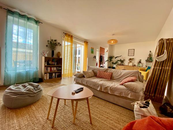A VENDRE //MAISON PLAIN PIED 2 CHAMBRES// TRELIVAN //PROCHE TOUS COMMERCES