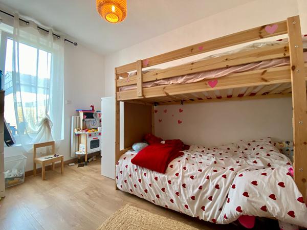 A VENDRE //MAISON PLAIN PIED 2 CHAMBRES// TRELIVAN //PROCHE TOUS COMMERCES