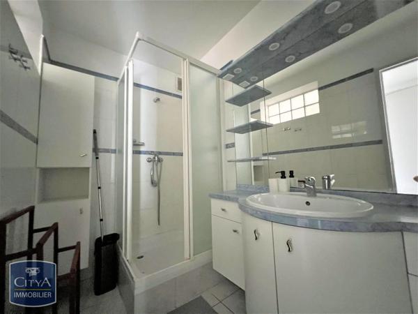Appartement à louer 2 pièces 64.98m² Avignon (84000)