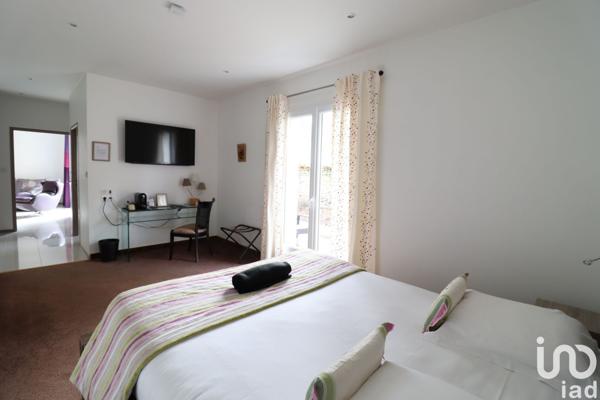 Hôtel 3* à vendre 1 016 m² Châteaubernard