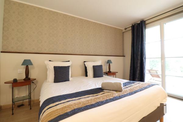 Hôtel 3* à vendre 1 016 m² Châteaubernard