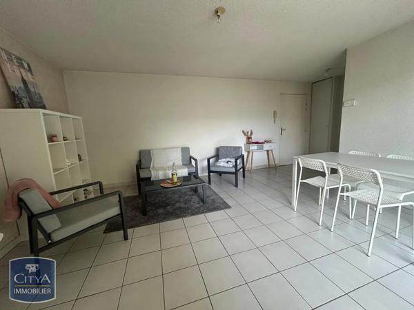 Appartement à louer 2 pièces 47.9m² Alençon (61000)