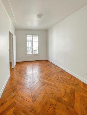 Paris 2ème - A LOUER - Magnifique 5 Pièces de 130 m² avec balcon filant. Paris 2ème - A LOUER - Magnifique 5 Pièces de 130 m² avec balcon filant.