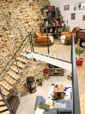 Longère 6 pièces rénovée avec authenticité et modernité en village à 10 minutes de Nantes