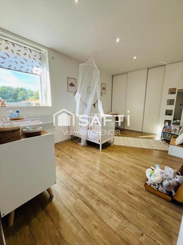 Longère 6 pièces rénovée avec authenticité et modernité en village à 10 minutes de Nantes