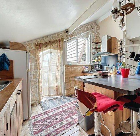 Chambre de service de 230 m²