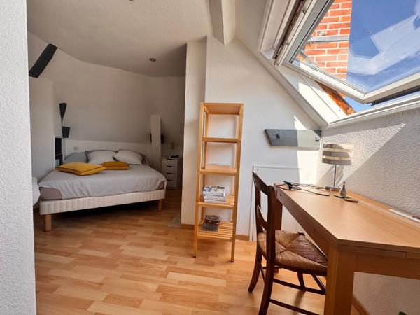 TOURS CENTRE – Quartier Prébendes / Rabelais – Maison familiale 5 chambres avec dépendance et cour privative.