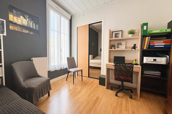 TOURS CENTRE – Quartier Prébendes / Rabelais – Maison familiale 5 chambres avec dépendance et cour privative.