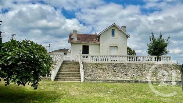 Maison à vendre  4 pièces - 119 m 2   NOAILLAN  - 33