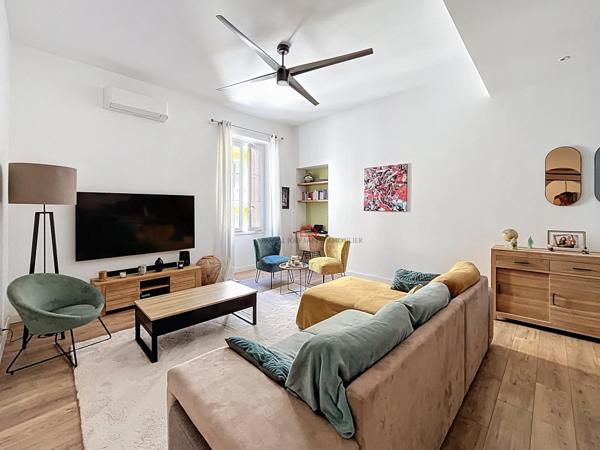 Magnifique F3 refait à neuf-Cours Napoléon-Gare