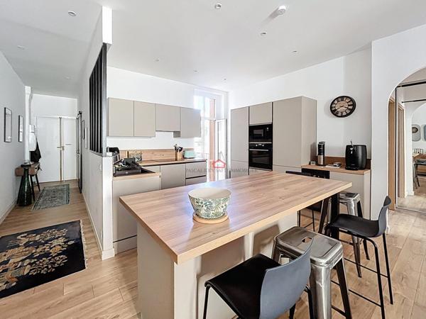 Magnifique F3 refait à neuf-Cours Napoléon-Gare