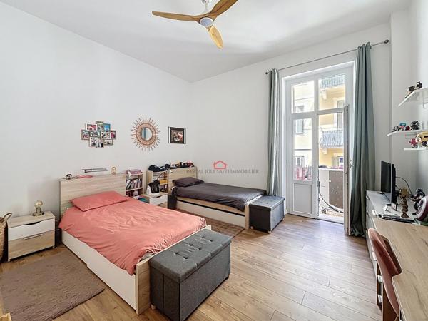 Magnifique F3 refait à neuf-Cours Napoléon-Gare