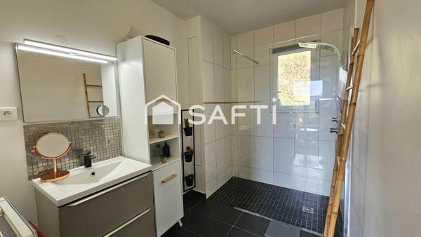 Maison individuelle contemporaine de standing.