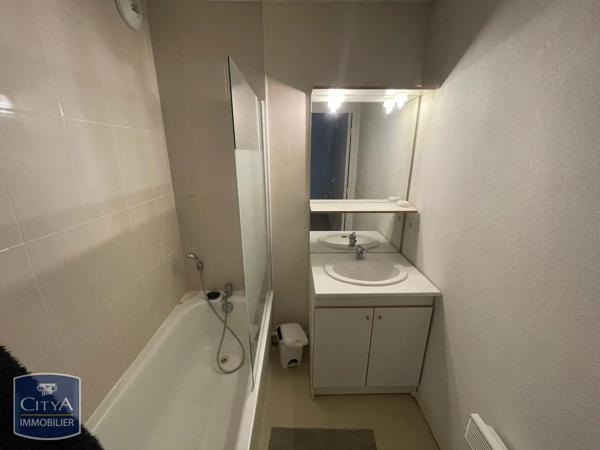 Appartement à louer 2 pièces 55.38m² Châteauroux (36000)