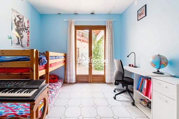 l'Adresse Immobilier - Bruguieres - Maison T6 de 175m2 sur un terrain de 2160m²