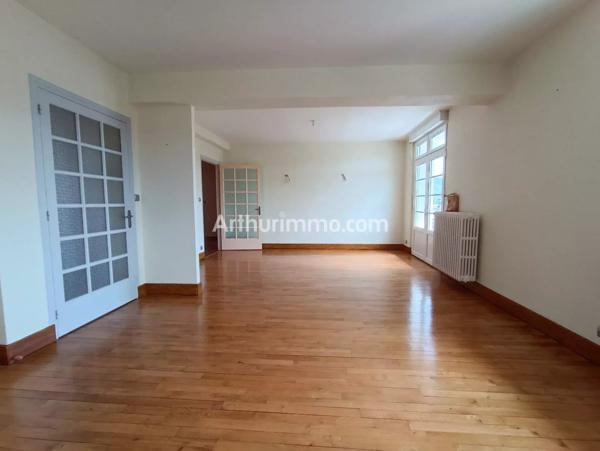 Location Appartement 5 pièces 99 m2 à Lons-le-Saunier