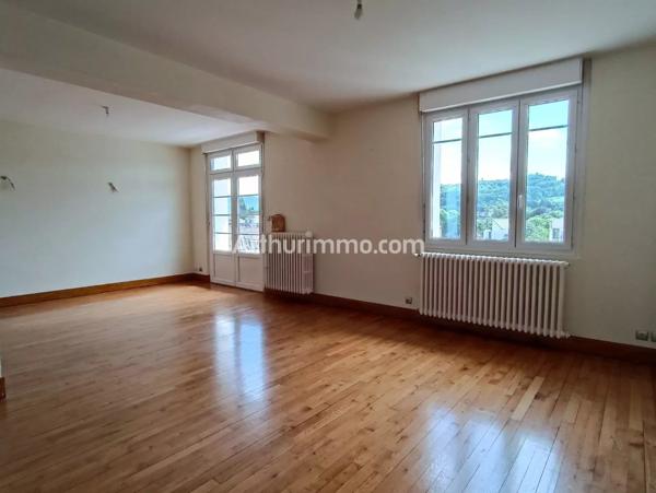 Location Appartement 5 pièces 99 m2 à Lons-le-Saunier