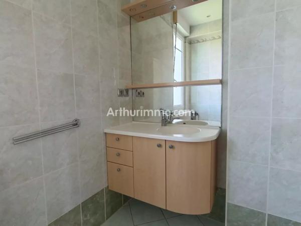 Location Appartement 5 pièces 99 m2 à Lons-le-Saunier