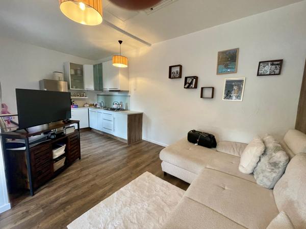 EXCLUSIVITÉ – MAISON ET CHALET ESBLY
