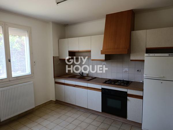 Maison T4 à louer avec garage et jardin