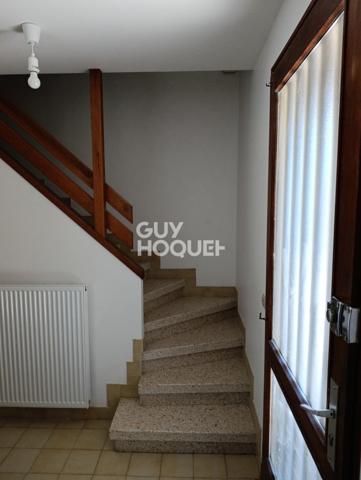 Maison T4 à louer avec garage et jardin