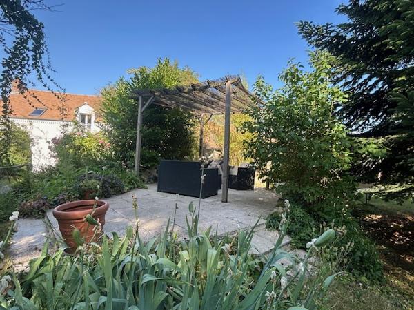 Marcoussis (91460) MARCOUSSIS - Maison en Pierre Familiale - Standing - Très bon état - Type F6 - 160 M2 - Jardin de 1 000 M2