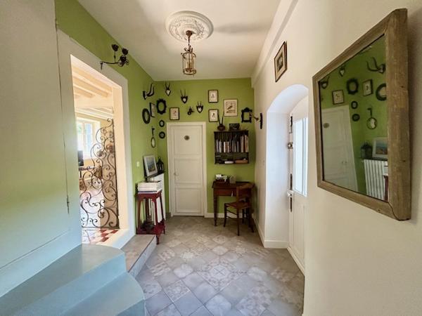 Marcoussis (91460) MARCOUSSIS - Maison en Pierre Familiale - Standing - Très bon état - Type F6 - 160 M2 - Jardin de 1 000 M2