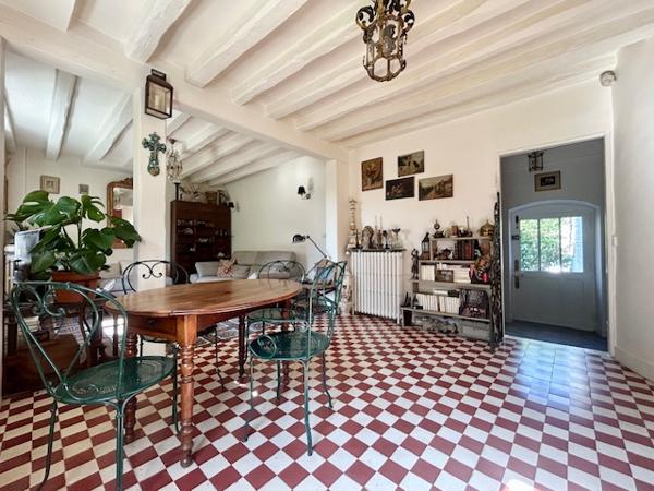 Marcoussis (91460) MARCOUSSIS - Maison en Pierre Familiale - Standing - Très bon état - Type F6 - 160 M2 - Jardin de 1 000 M2