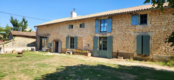 CHAUNAY - MAISON PIERRE - 4 CHAMBRES - JARDIN