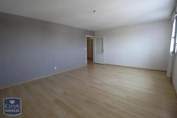 Appartement à louer 3 pièces 76.5m²
