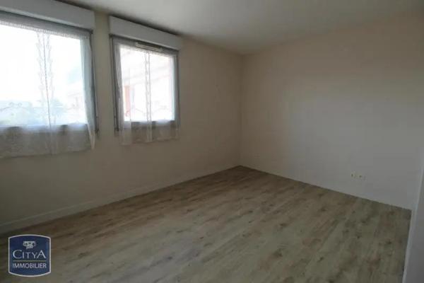 Appartement à louer 3 pièces 76.5m²