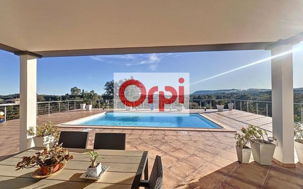 Maison à vendre    6 pièces •  Zonza