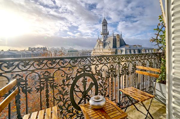 Hôtel de ville 4 Pièces 111 m² avec 2 Balcons