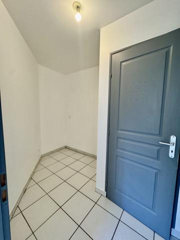 Saint-Seurin-de-Cursac (33390) T3 à Saint Seurin-de-Cursac, proche centre bourg.