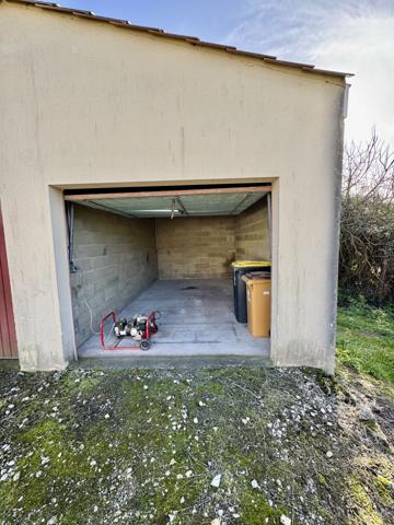 Saint-Seurin-de-Cursac (33390) T3 à Saint Seurin-de-Cursac, proche centre bourg.