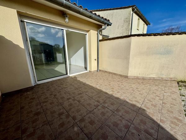 Saint-Seurin-de-Cursac (33390) T3 à Saint Seurin-de-Cursac, proche centre bourg.