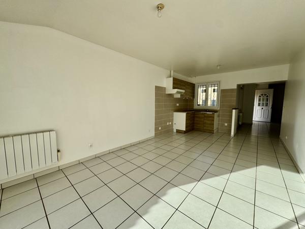 Saint-Seurin-de-Cursac (33390) T3 à Saint Seurin-de-Cursac, proche centre bourg.