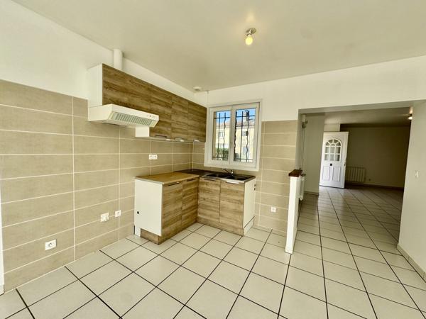 Saint-Seurin-de-Cursac (33390) T3 à Saint Seurin-de-Cursac, proche centre bourg.