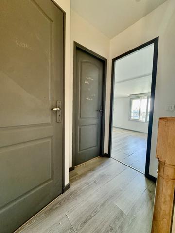 Saint-Seurin-de-Cursac (33390) T3 à Saint Seurin-de-Cursac, proche centre bourg.