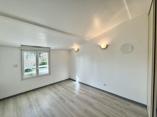 Saint-Seurin-de-Cursac (33390) T3 à Saint Seurin-de-Cursac, proche centre bourg.